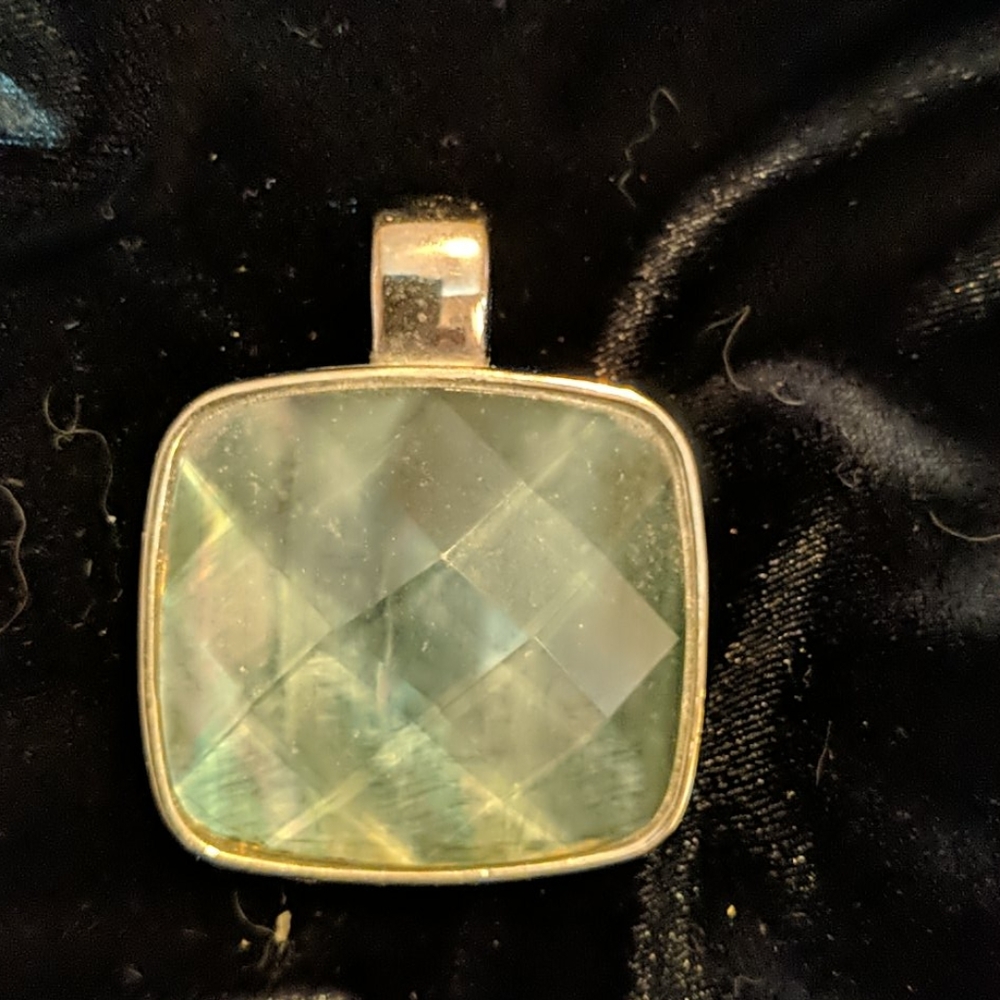 Square faceted mother of Pearl Lia Sopia pendant